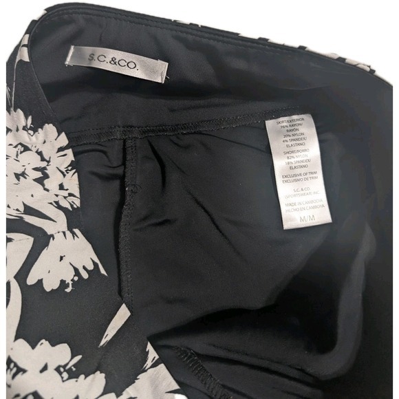 S.C. & Co Women's Skort M Black White Tropical Floral‎ Pull-On Tummy Control - Picture 2 of 6